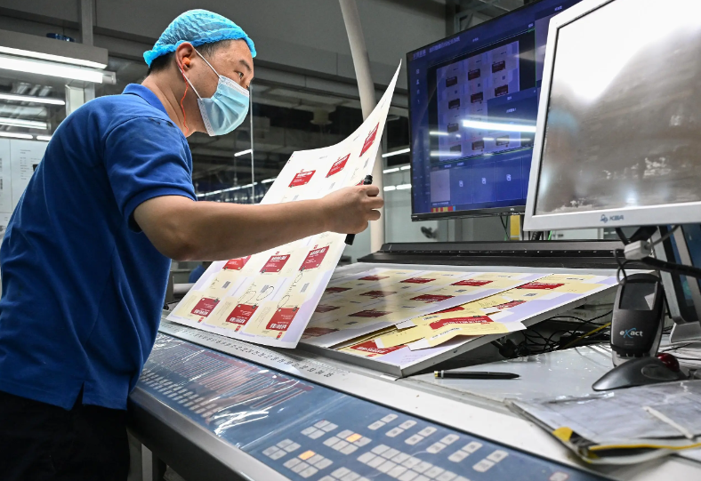 激光彩印净化车间装修标准